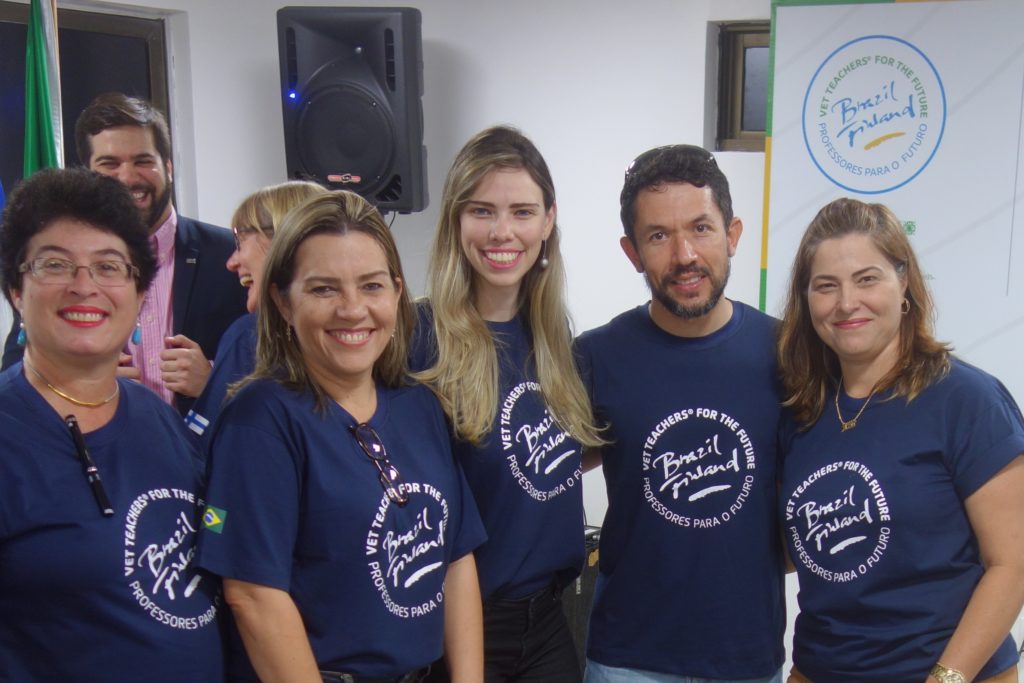 Photo 1. This team of developers involved 282 teachers and 840 students in their development project in Brazil. From the left: Marize Passos, Conceição Cardoso Costa, Juliana Campos, Robson Félix and Azenaide Vieira. 